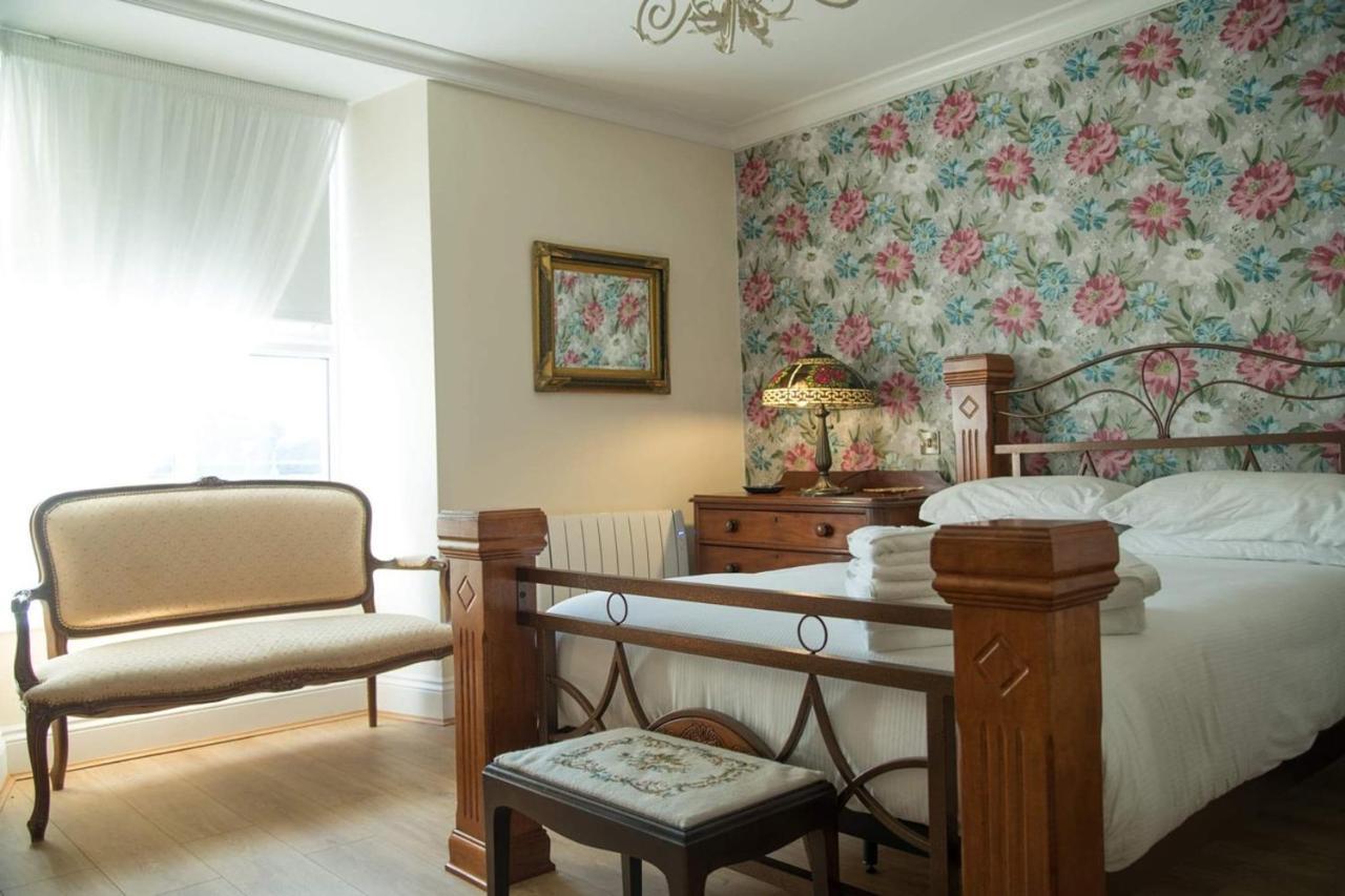 Bed and Breakfast The Royal à Barmouth Extérieur photo