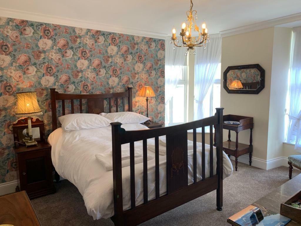 Bed and Breakfast The Royal à Barmouth Extérieur photo