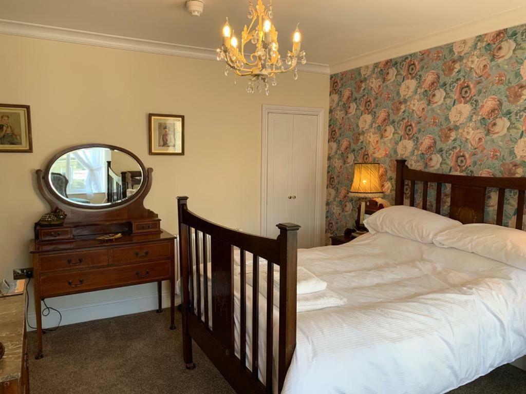Bed and Breakfast The Royal à Barmouth Extérieur photo